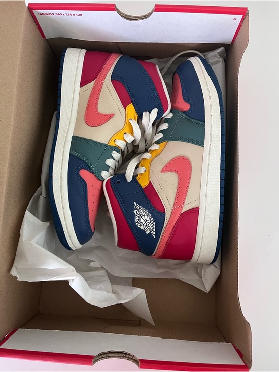 Jordan Shoes - Womens Air Jordan Retro 1 Mid SE 'Multi Color (2022)